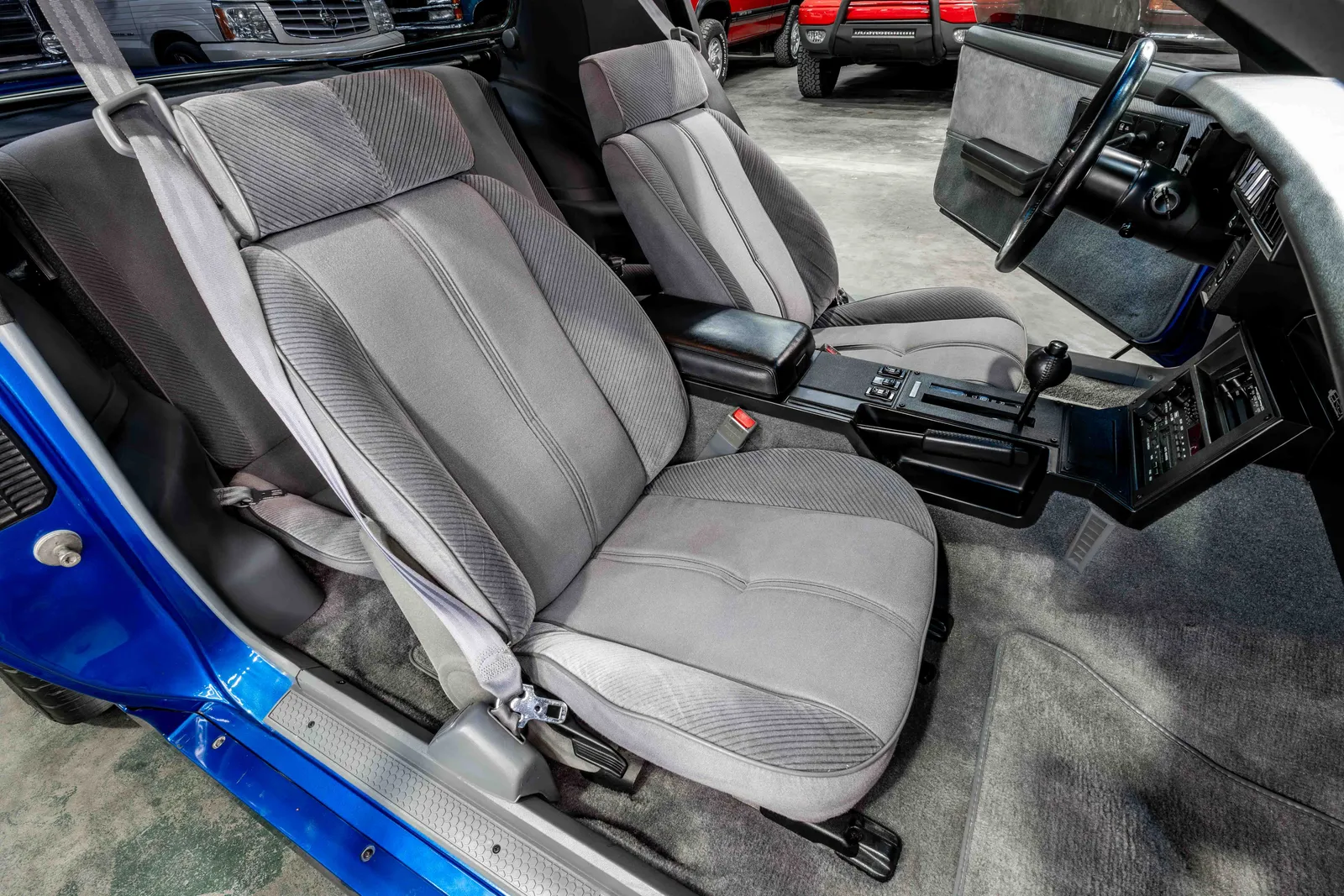 1986-Chevrolet-Camaro-Bright Blue Metallic-149653--48.jpg